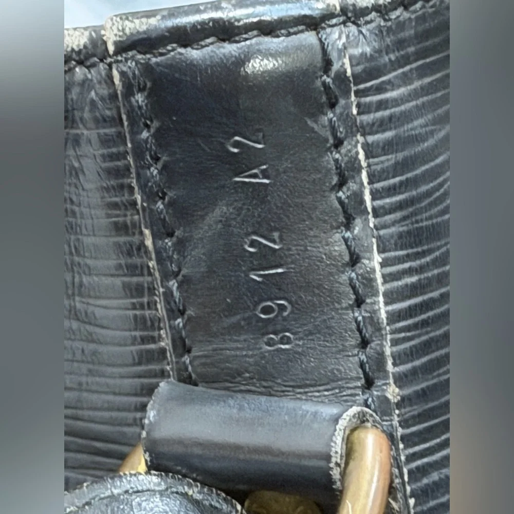 Louis Vuitton‎ Epi Noé Bucket Bag in Noir Black GM